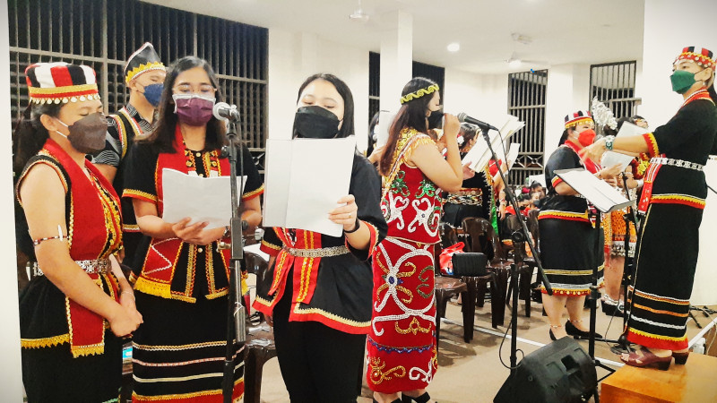 Dayaks celebrate Gawai on upbeat note