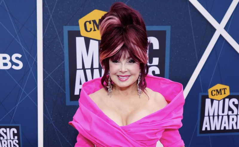 Country star Naomi Judd dies at age 76