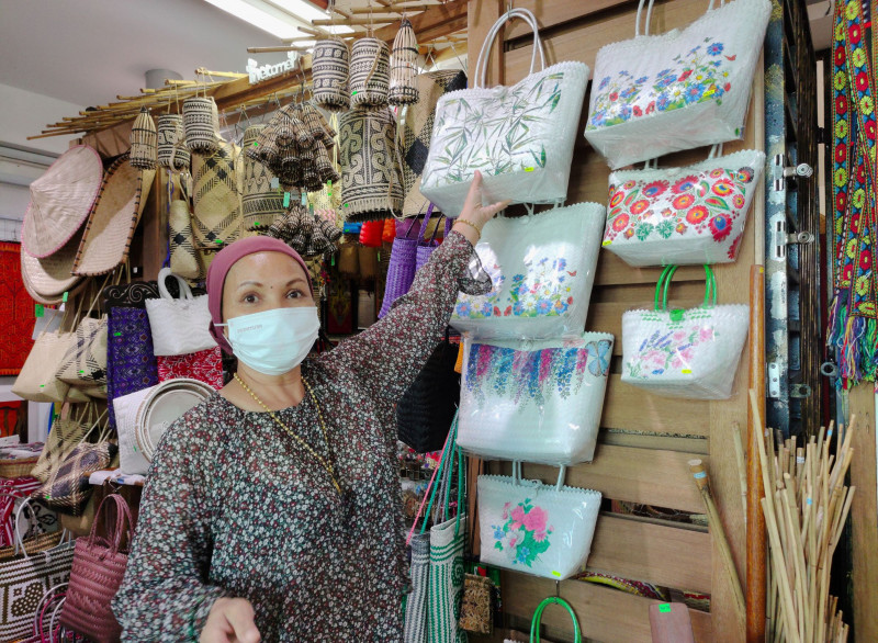 Sarawak’s beautiful Penan handbags have Europe's attention