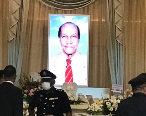 Late Tan Sri John Joe Raj Jr cremated after last salute 
