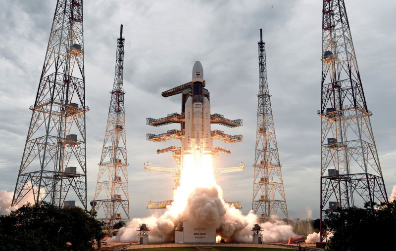Transcending politics with space flight