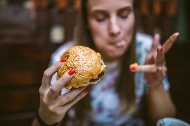 Meat consumption shouldn't exceed two burgers a week to limit global warming