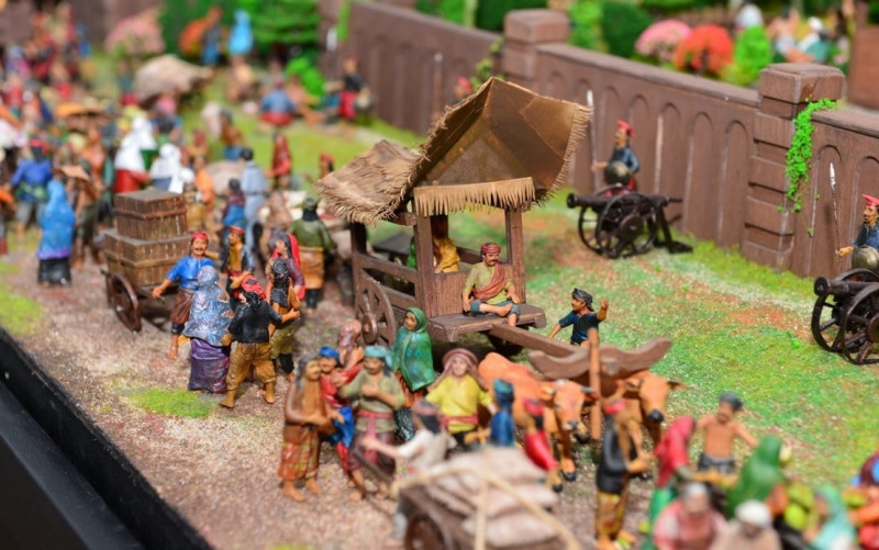 WCO Art & Culture Gallery promotes local cultures through miniature dioramas