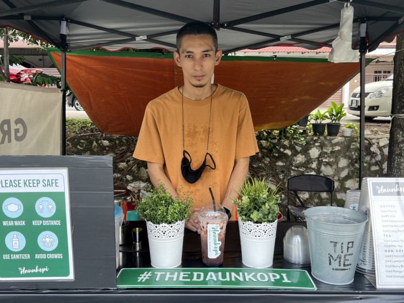 From fashion runway to roadside, former model Joharee Johari now sells coffee to go