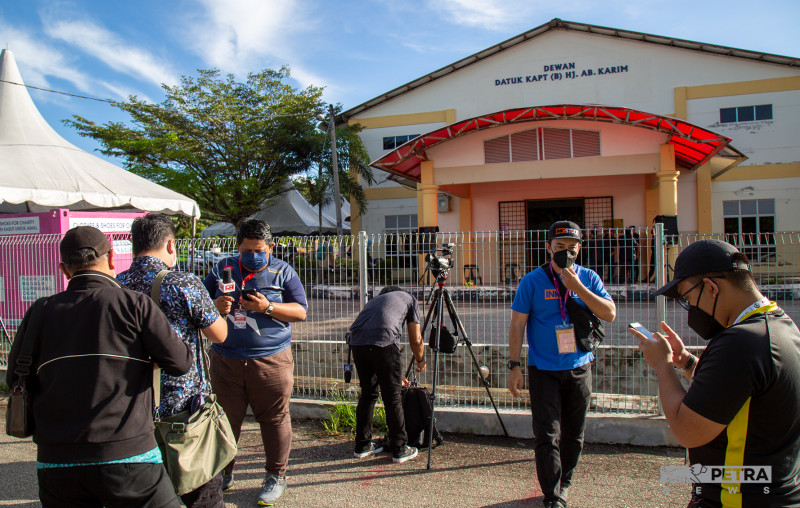2 police reports made over candidates bringing supporters to nomination hubs