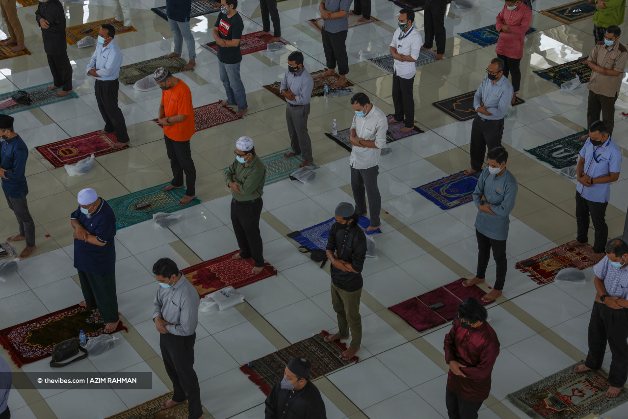 Jawi has said that the no-foreigner rule in mosques is not discriminatory, and that certain Muslim houses of worship have successfully sought permission from the body to allow non-citizens on their premises. – The Vibes file pic, October 24, 2021