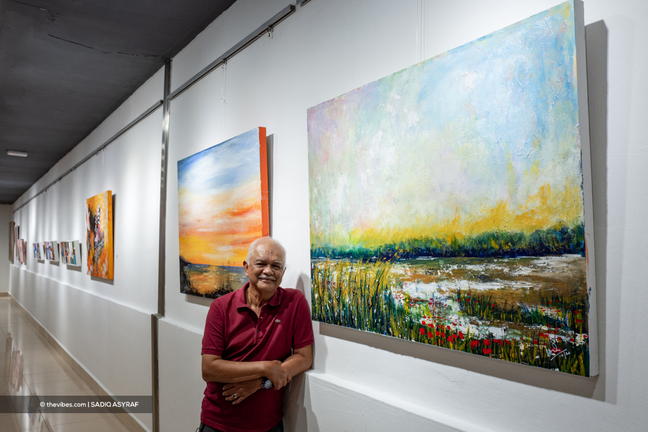 Gene8 founder professor Abdul Hamid Mohamed shows off some of this artwork. – SADIQ ASYRAF/The Vibes pic