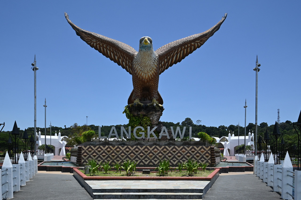 The Kedah menteri besar assures that the Covid-19 outbreak at hotels will not affect tourism in Langkawi. – AFP pic, October 5, 2021