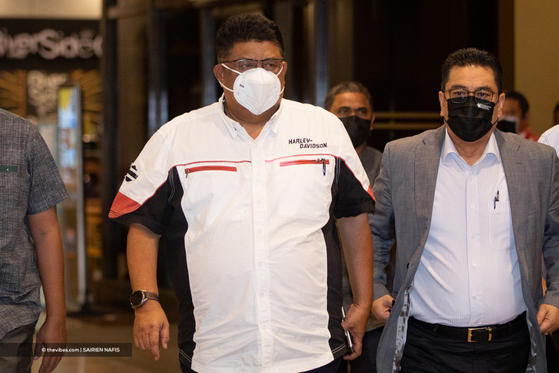 Umno top echelon arrives at HQ ahead of Supreme Council meet