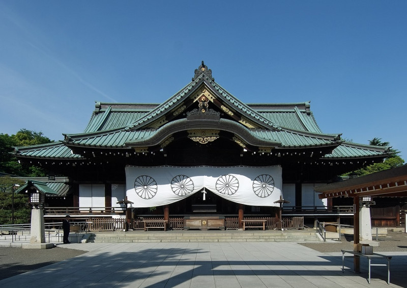 Japan minister visits controversial Yasukuni Shrine