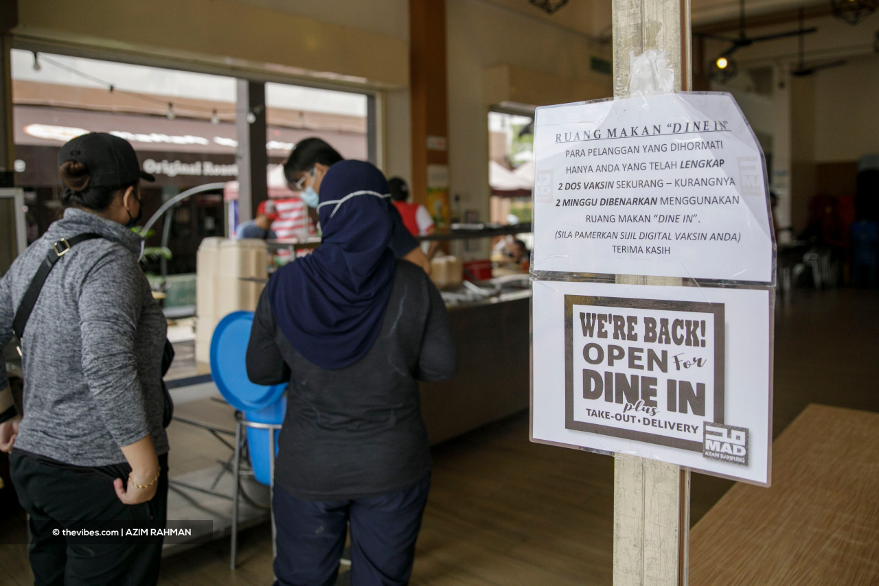 Eateries have been given the nod to reopen for dine-in, on the condition that customers have received both Covid-19 vaccine doses. – AZIM RAHMAN/The Vibes pic, September 12, 2021