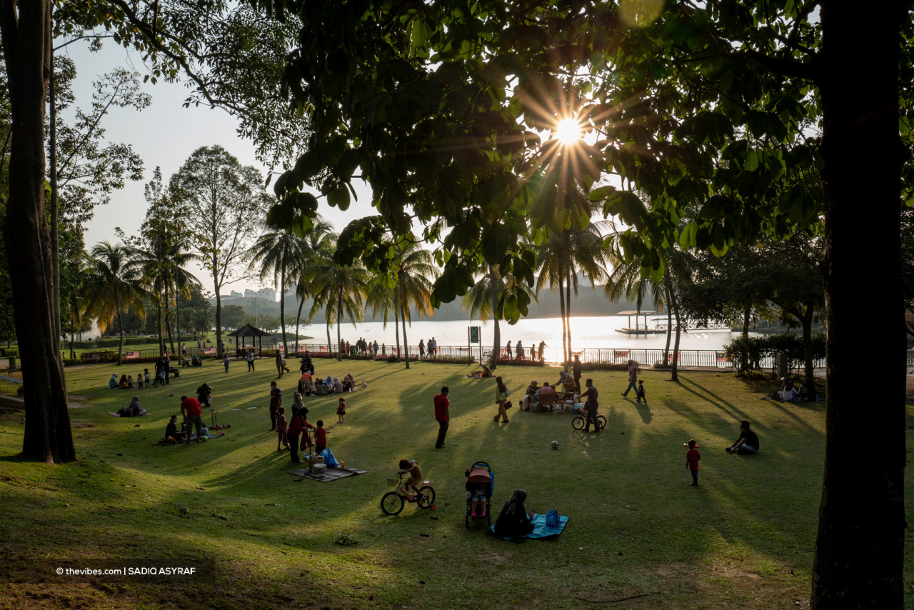 SOPs remain in place even with the relaxed rules under Phase 2 of NRP. – SADIQ ASYRAF/The Vibes pic, September 12, 2021
