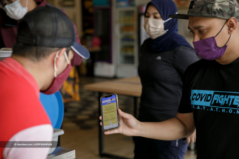 [PHOTOS] Sweet freedom for fully vaxxed in Klang Valley, Putrajaya