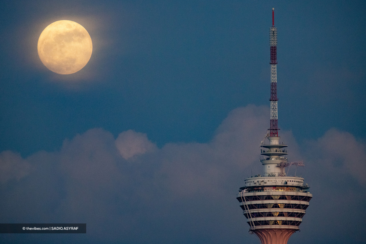 A full moon illuminating KL Tower on September 21. – SADIQ ASYRAF/The Vibes pic, October 8, 2021