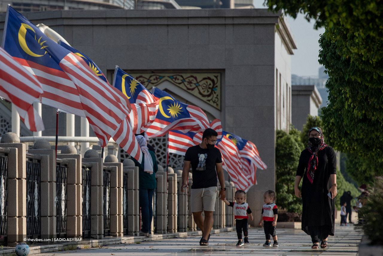 The Jalur Gemilang represents the sovereignty of Malaysia that must be protected. – SADIQ ASYRAF/The Vibes pic, September 16, 2021