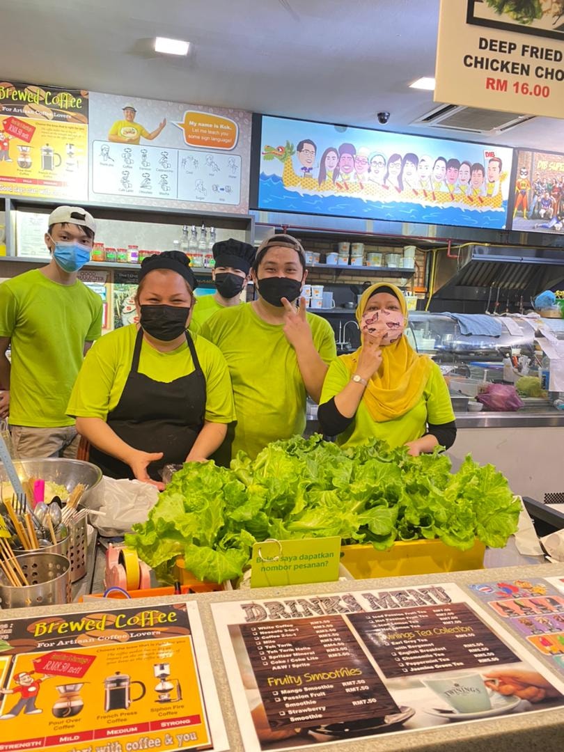 DIB Restauran provides skills training to the deaf community through employment. – GrabFood pic