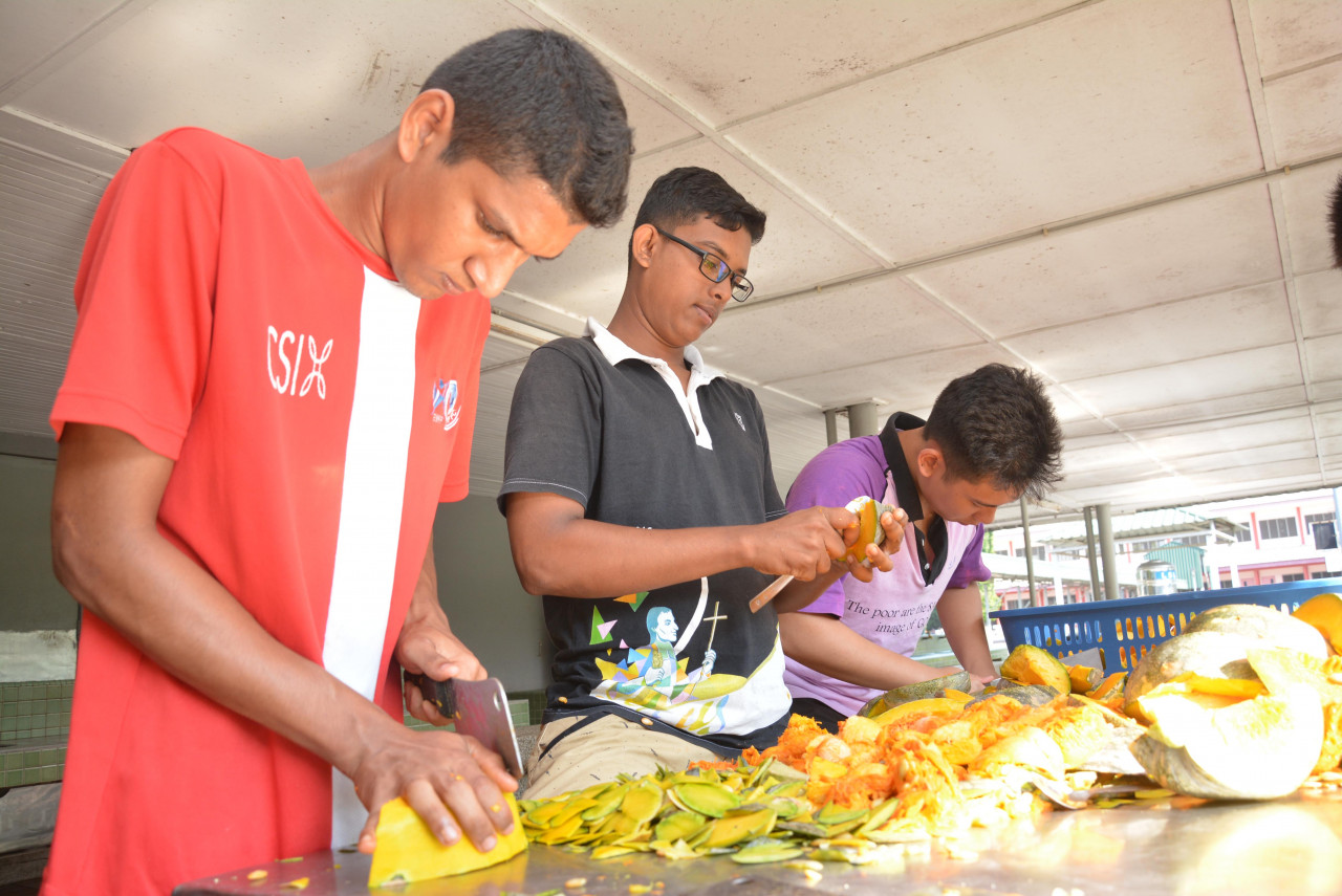 Students in the culinary section of MBT hone their skills. – Pic courtesy of Montfort Boys Town