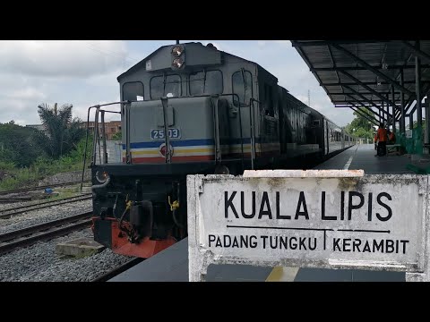 In the 60s and 70s Mable’s Pickles went places on a locomotive train plying the Kuala Lipis-Gemas route as it was packed in the tiffin of locomotive driver, Justus Rozario, Edward’s late father. Rozario Sr happily shared the pickles with his colleagues on board and even in Gemas town. Thus, the pickles earned the moniker ‘Lipis-Gemas Tenggiri Pickles’. – Pic courtesy of m.dragonrest.net 