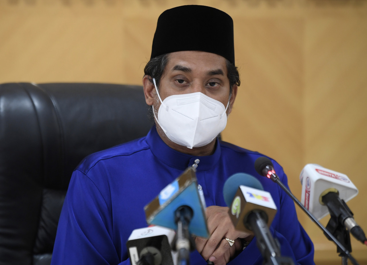 Khairy Jamaluddin stresses the issue of mental health in MoH’s 100-day road map. – Bernama pic, September 4, 2021