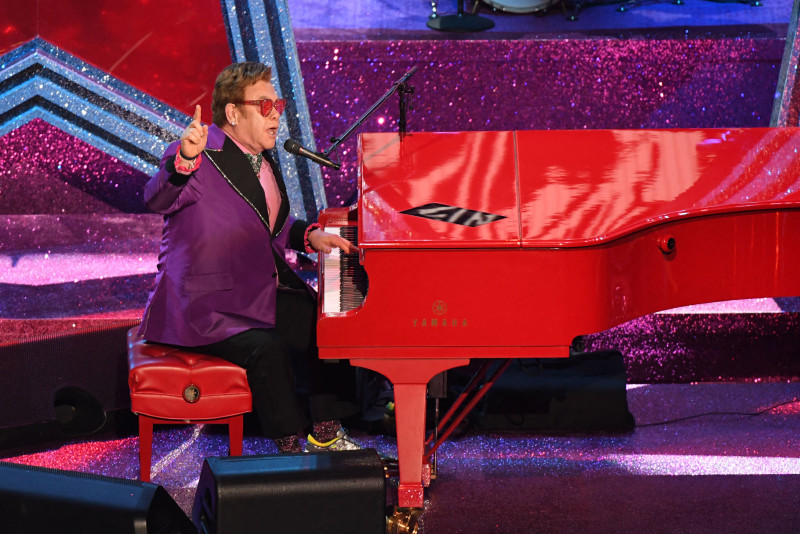 Elton John delays farewell tour after hip injury