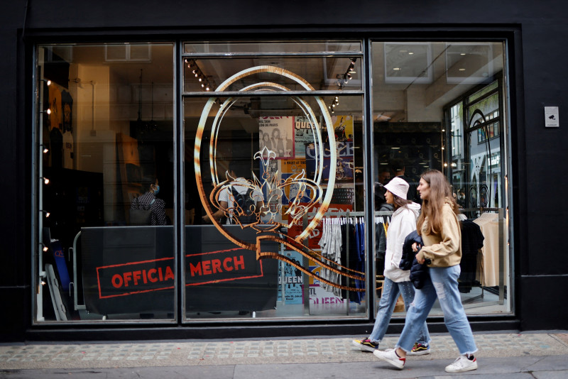 I want it all! Rock group Queen open London store