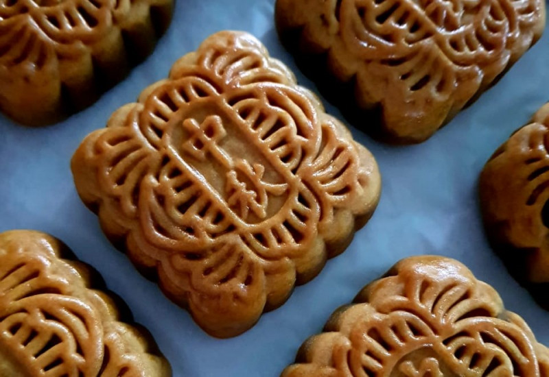 Mad over mooncakes: businessman cheated of RM35,000 by online seller 