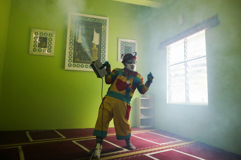 Germ-busting clown finds new role in pandemic