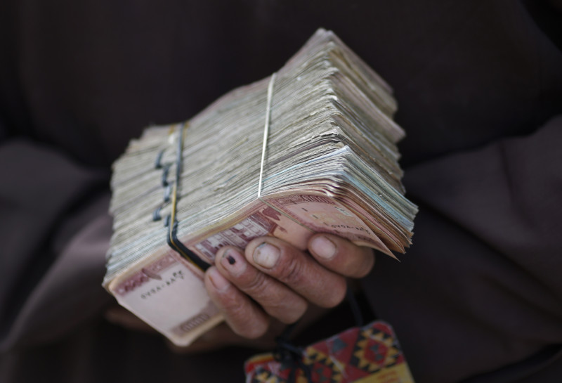 Taliban on charm offensive with Afghan banks amid funding fears