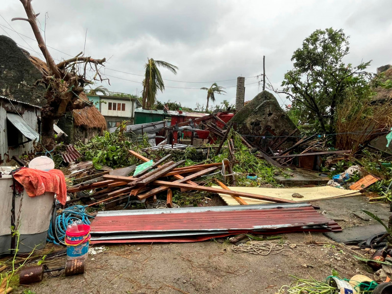 Typhoon Chanthu leaves north Philippines flooded, without power