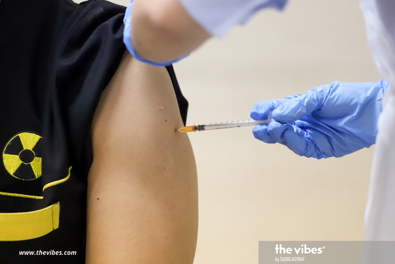 As Covid-19 numbers continue to rise, keeping economic sectors open because the government is scared of losing revenue is foolish, says the writer, especially when people’s lives are at risk as a large portion of the population remains unvaccinated. – The Vibes file pic, May 25, 2021