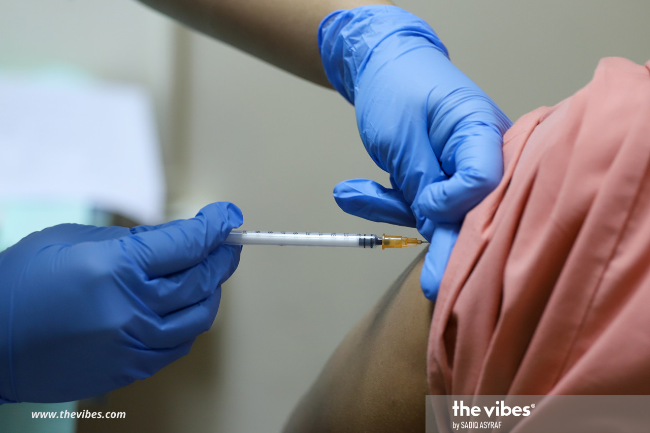 Sabah aims to inoculate 2.7 million people by year-end, but latest official figures show that just 378,840 in the state have been fully vaccinated. – The Vibes file pic, July 26, 2021