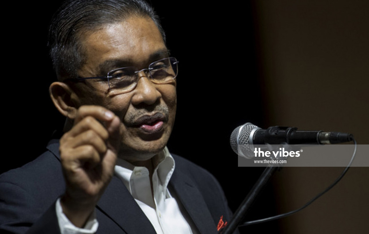 A source from the palace says the king’s statement on Parliament reconvening was a subtle message to Prime Minister Tan Sri Muhyiddin Yassin and Law Minister Datuk Seri Takiyuddin Hassan (pic) that Parliament must sit before August 1. – File pic, June 19, 2021
