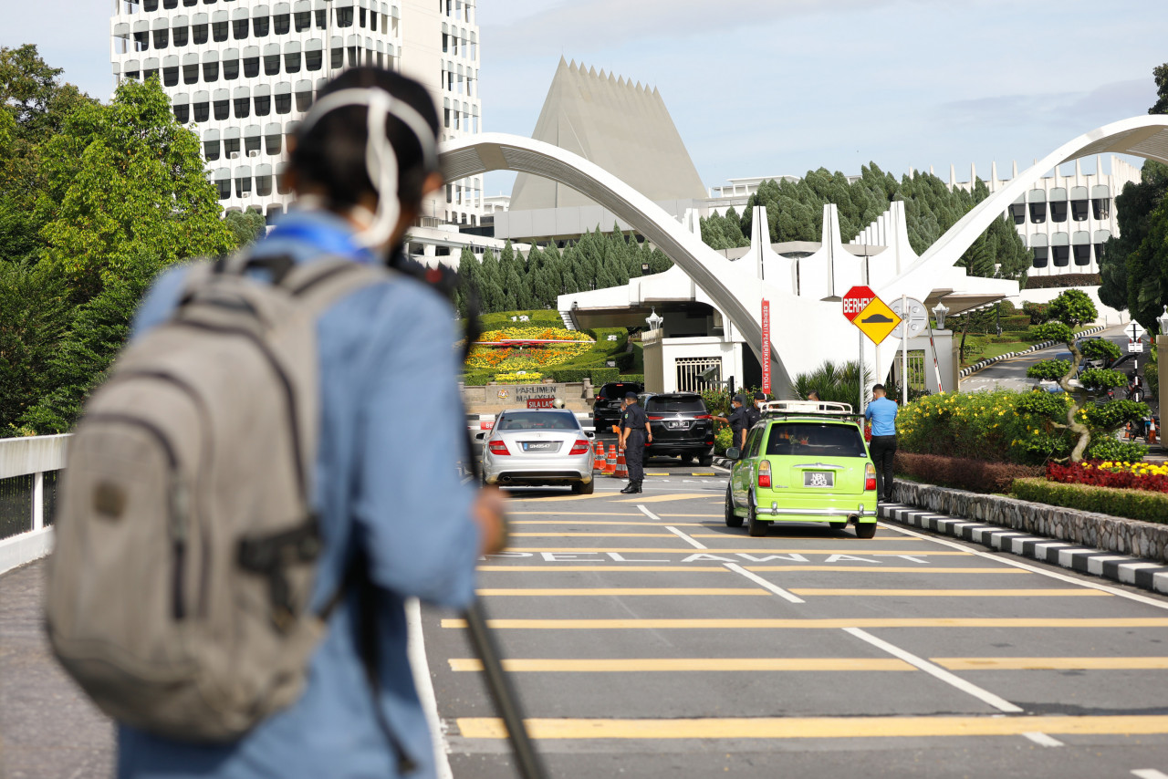 Funding should be given fairly to all MPs and assemblymen as they are voted in by the people, says Datuk Seri Dr Dzulkefly Ahmad. – The Vibes file pic, September 11, 2021
