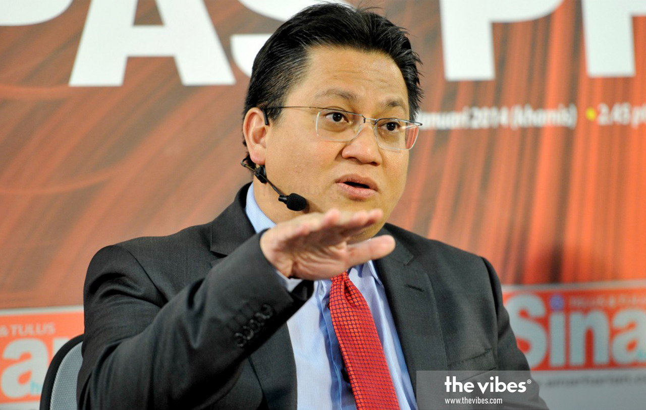 Johor Umno deputy chief Datuk Nur Jazlan Mohamed says a danger of cooperating with Bersatu is that his party could find itself sharing the blame for the economic downturn triggered by the pandemic. – File pic, March 8, 2021