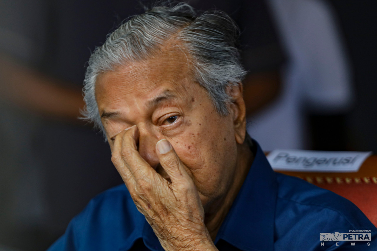 The debut of the Tun Dr Mahathir Mohamad-led party at the polls has been largely underwhelming, with all 42 candidates losing in their seats. – AZIM RAHMAN/The Vibes pic, March 13, 2022