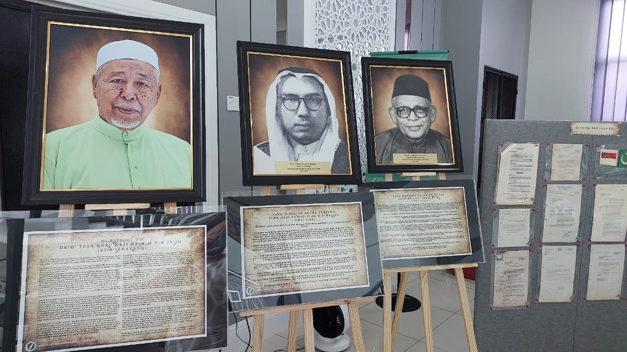 The 68th muktamar exhibition features all PAS leaders, including current president Datuk Seri Abdul Hadi Awang and spiritual adviser Datuk Hashim Jasin. – IAN MCINTYRE/The Vibes pic, September 3, 2022