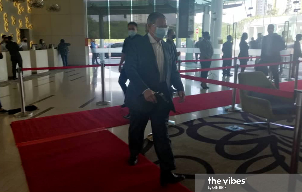 Datuk Seri Mustapa Mohamed arriving for the Bersatu sit-down. – AZIM IDRIS/The Vibes pic, March 4, 2021