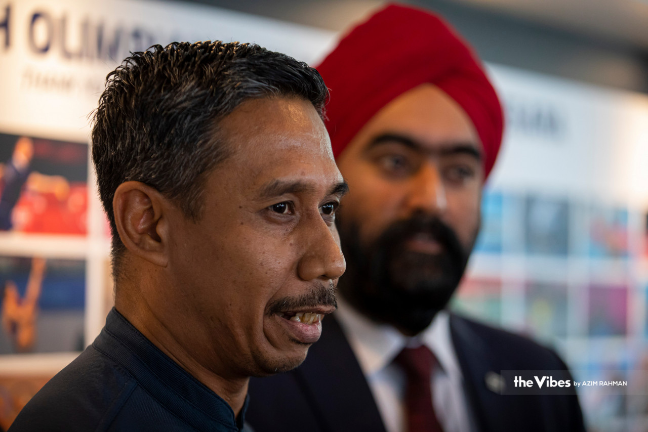 National mountain bike team manager Mohd Saiful Abdul Jalil (left), when asked if he has communicated with the accused coach, says he has been in constant communication with the alleged victim and the alleged perpetrator daily to understand the situation. – AZIM RAHMAN/The Vibes pic, April 5, 2023