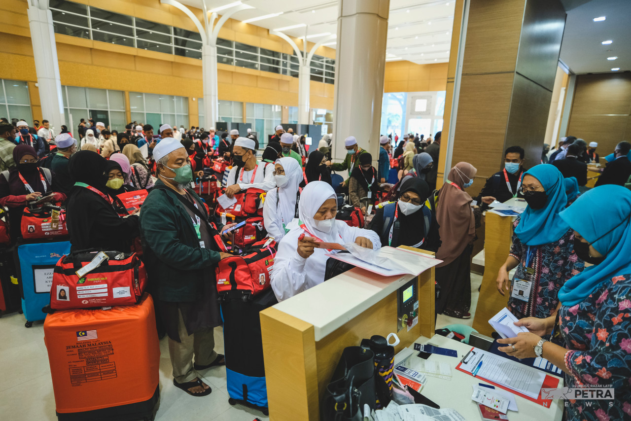 The first group of 295 pilgrims will depart for the Holy Land at 1.35pm today from Kuala Lumpur International Airport. – ABDUL RAZAK LATIF/The Vibes pic, June 4, 2022