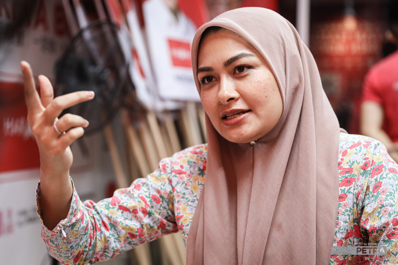 While most residents speak highly of Young Syefura Othman, whether her service for Ketari – one of four state seats under the Bentong parliamentary seat – will translate to votes at a federal level remains to be seen. – SYEDA IMRAN/The Vibes pic, November 11, 2022