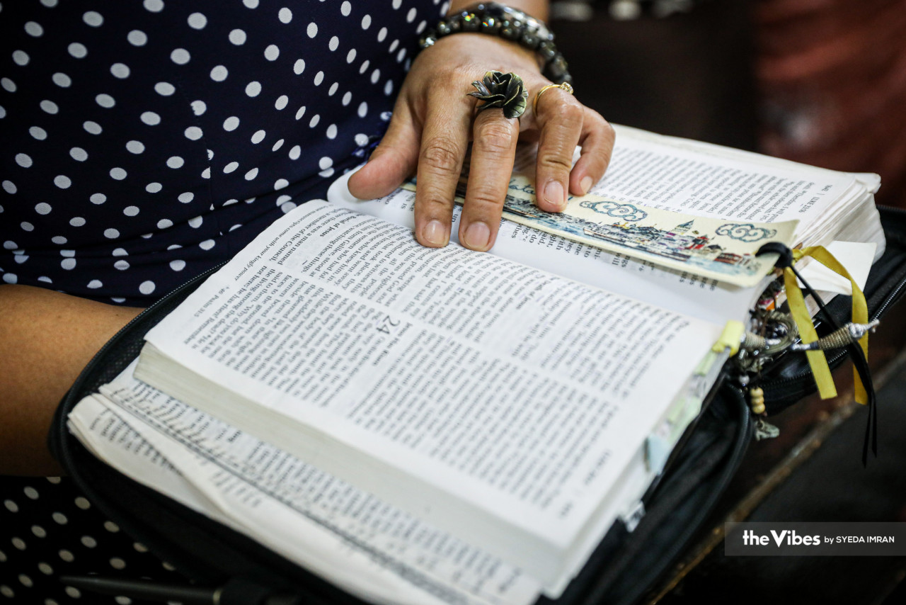 Readings from the Bible are done during Good Friday services as a way of reflecting on the sacrifice of Jesus Christ and its significance in the lives of believers. – SYEDA IMRAN/The Vibes, April 8, 2023 