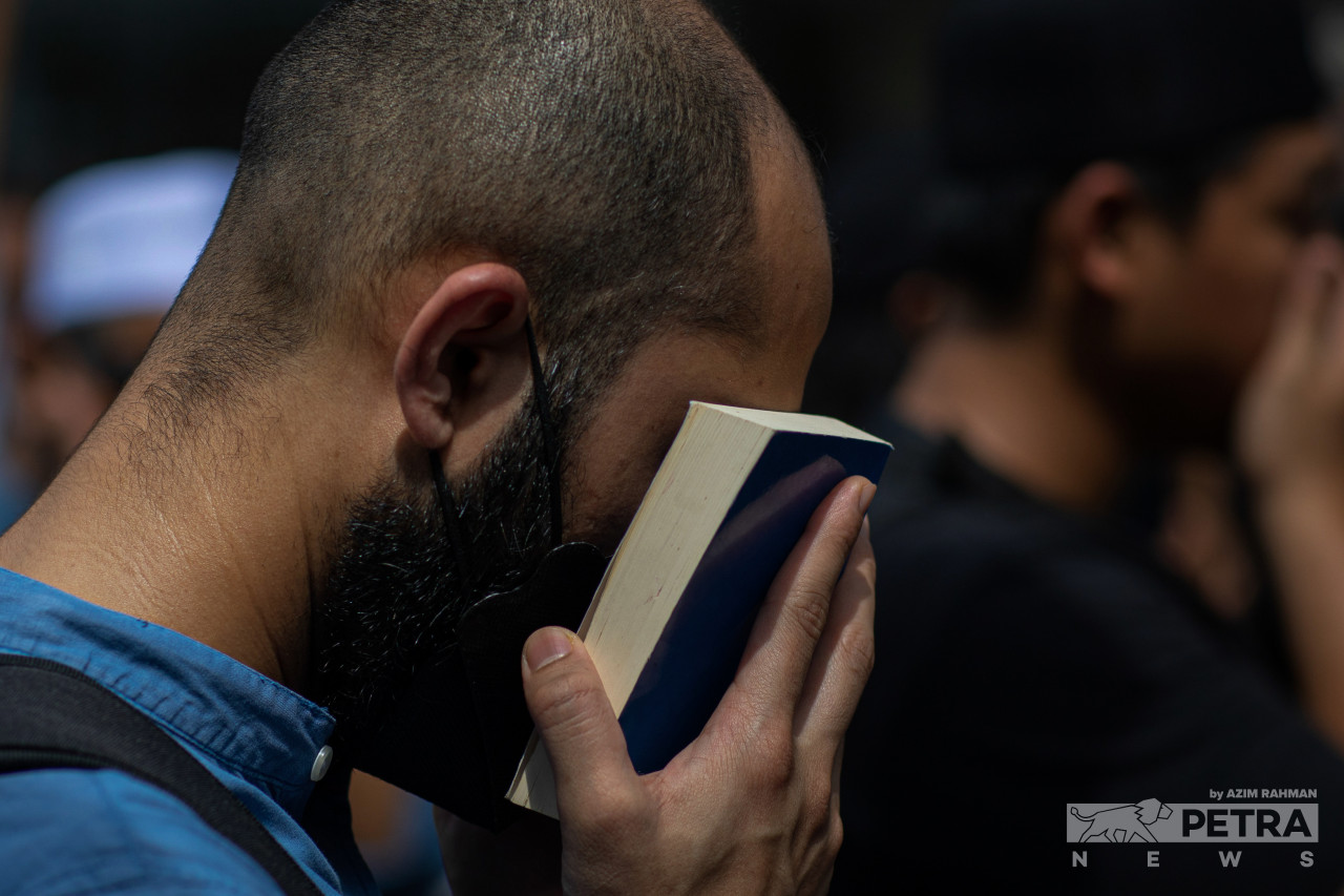 In their protests on Friday, Hizbut Tahrir has called for Malaysia to take sterner action against Sweden. – AZIM RAHMAN/The Vibes pic, January 29, 2023