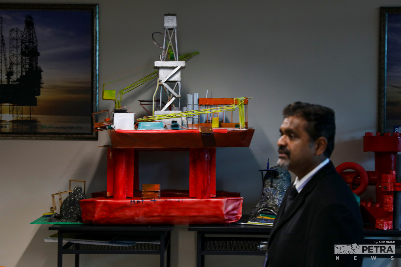 Students regularly perform simulations of real-world scenarios where engineers have to critically analyse and evaluate what could go wrong with a given design. – ALIF OMAR/The Vibes pic, July 20, 2022