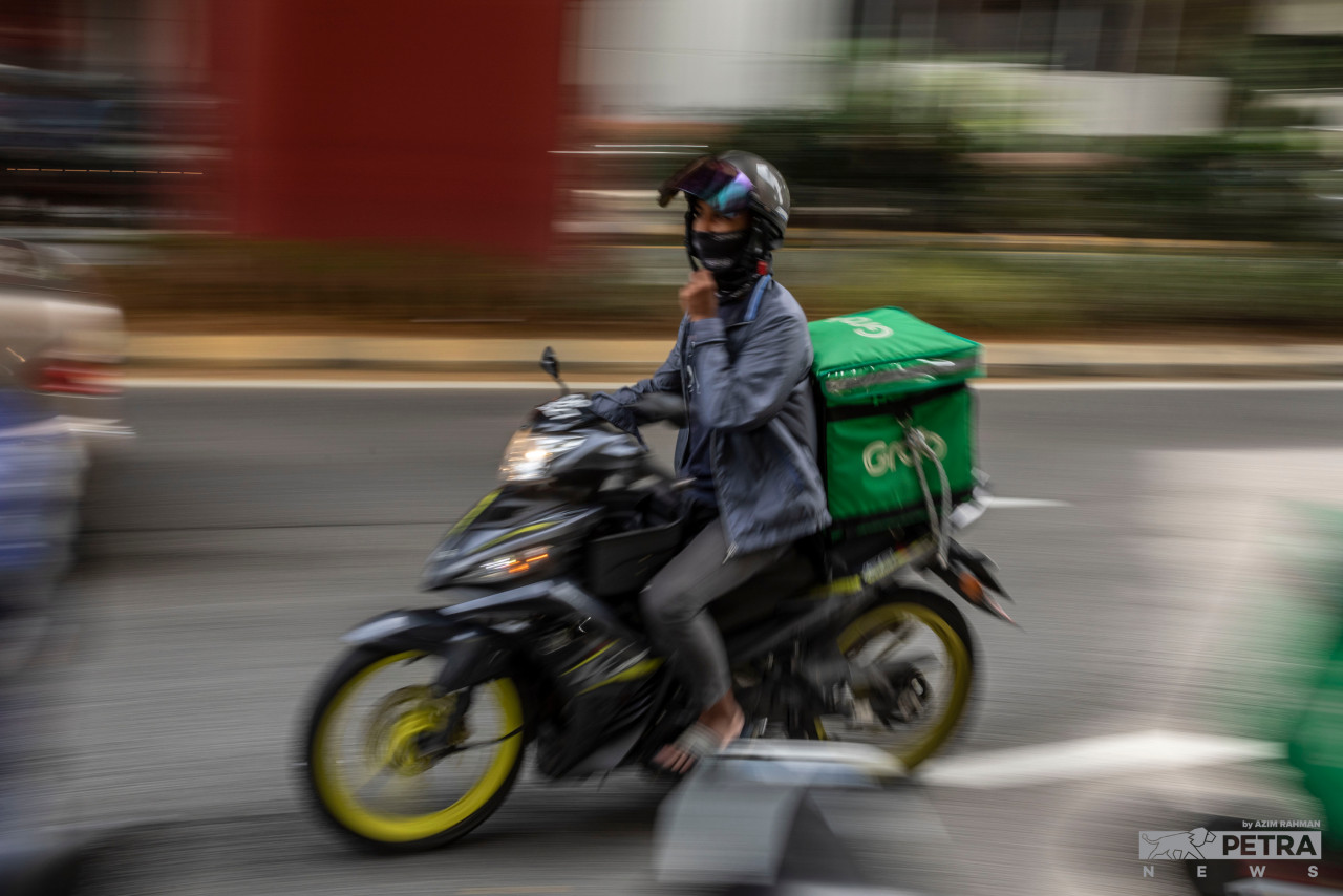 Singapore Accident Help Centre chief executive Janey Wong says that there were instances where Malaysians who were victims in road accidents in Singapore but were denied fair compensation via insurance. – AZIM RAHMAN/The Vibes pic, December 24, 2022