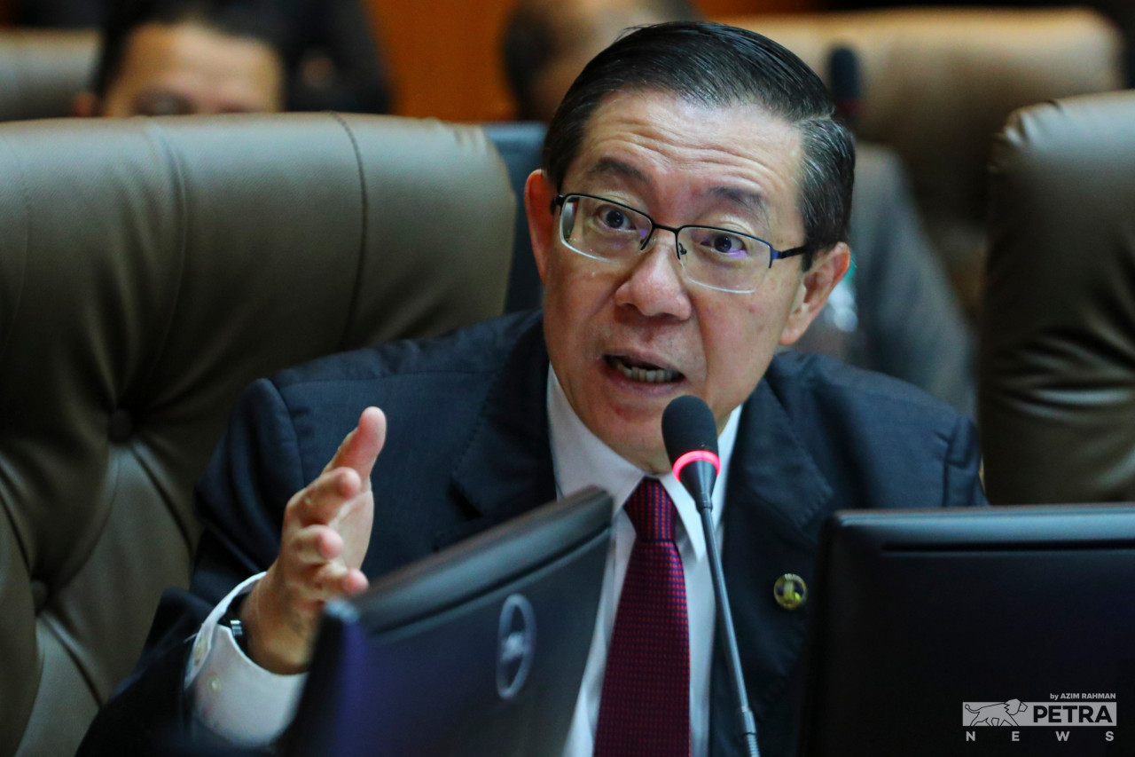 Bagan MP Lim Guan Eng questions the Communications and Digital Ministry on whether the cost of 5G services can be reduced if it is implemented nationwide. – AZIM RAHMAN/The Vibes file pic, March 16, 2023
