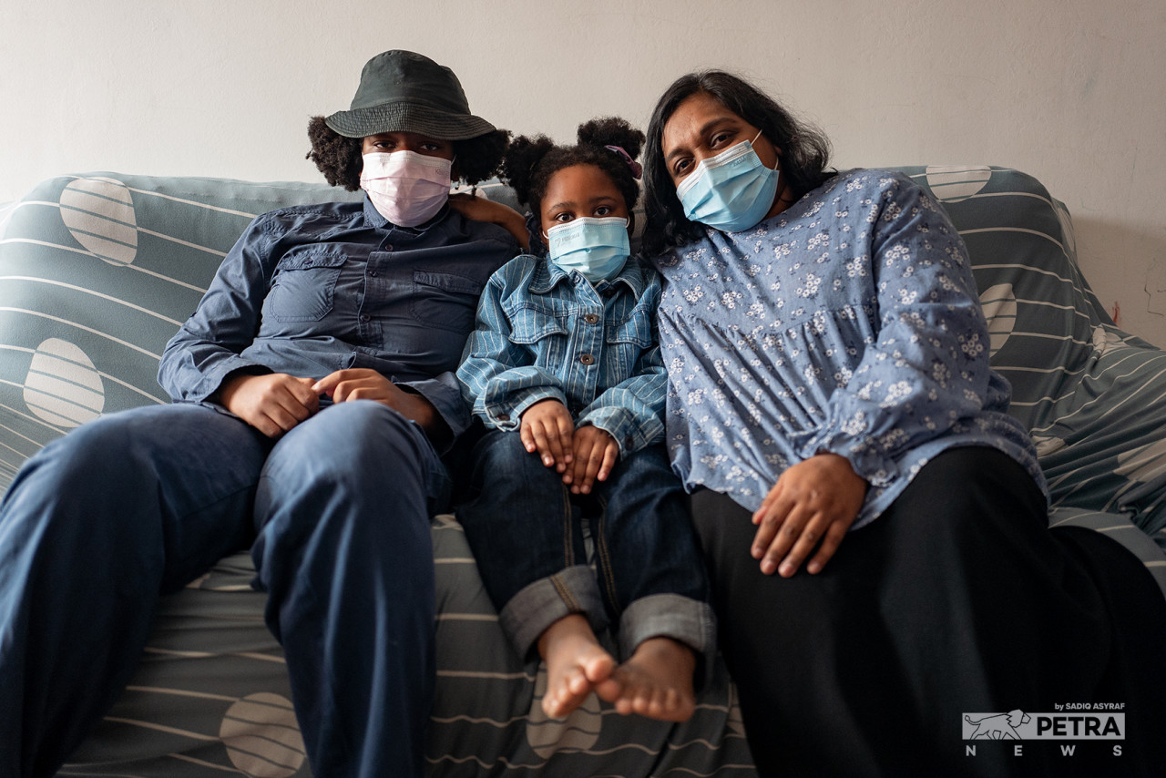 Aaliyah Abdullah (right), the adoptive mother of two stateless children, has been going back and forth with citizenship applications for her stateless daughters for more than five years. – SADIQ ASYRAF/The Vibes pic, August 31, 2022