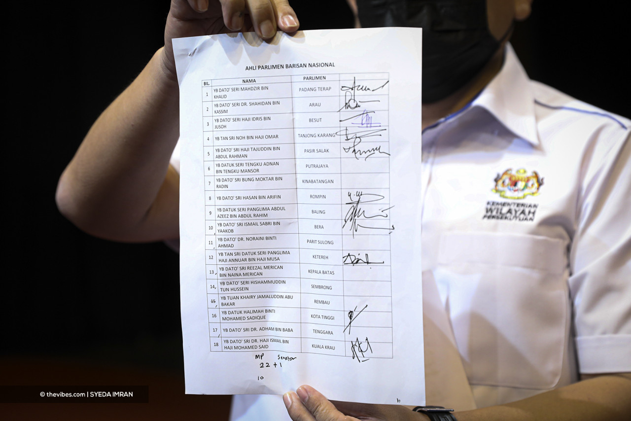 The attendance sheets for the BN MPs at the press conference today. – SYEDA IMRAN/The Vibes pic, August 6, 2021