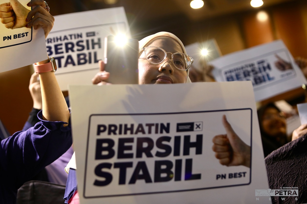 Tan Sri Muhyiddin Yassin has said that Perikatan Nasional had set a high benchmark for tackling corruption and enured all of its general election candidates were filtered so none of them have been involved in graft activities. – SAIRIEN NAFIS/The Vibes pic, November 6, 2022