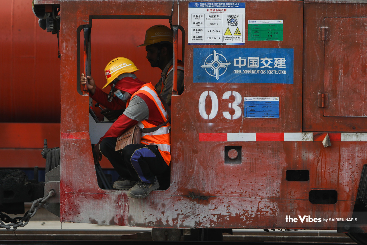 Workers at the ECRL tunnel construction site in Genting. – SAIRIEN NAFIS/The Vibes pic, April 12, 2023