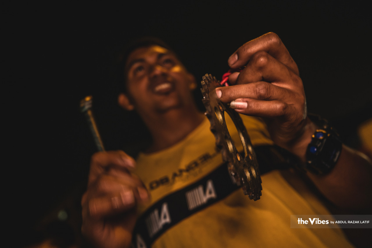 The call to bangun sahur (wake up for sahur) is generally accompanied by the rebana and kompang (traditional percussion instruments) and selawat (salutations) upon Prophet Muhammad. – ABDUL RAZAK LATIF/The Vibes pic, April 7, 2023